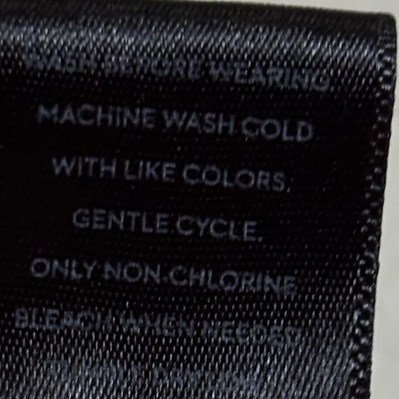 Simply Vera Vera Wang Cream Career Button Up Shirt Women's Medium top Pockets - Picture 13 of 13